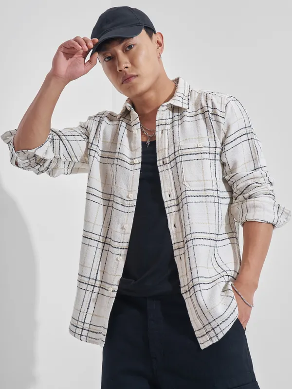 Highlander Men Cream Checked Relaxed Fit Casual Shirt