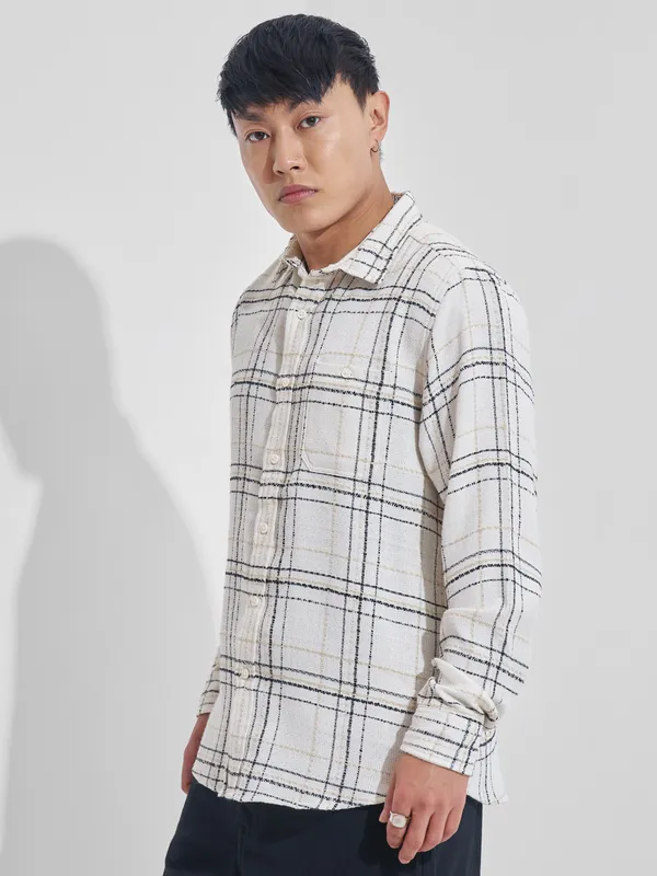 Highlander Men Cream Checked Relaxed Fit Casual Shirt