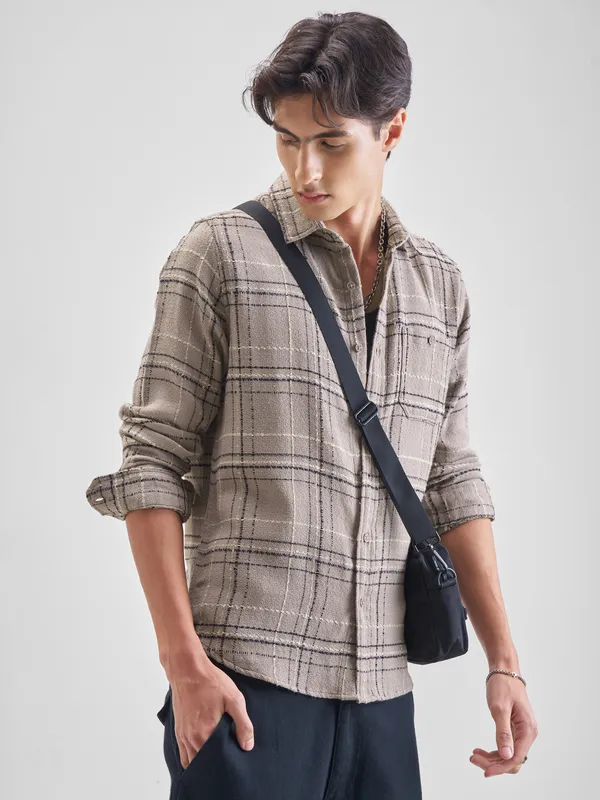 Highlander Men Beige Checked Slim Fit Casual Shirt