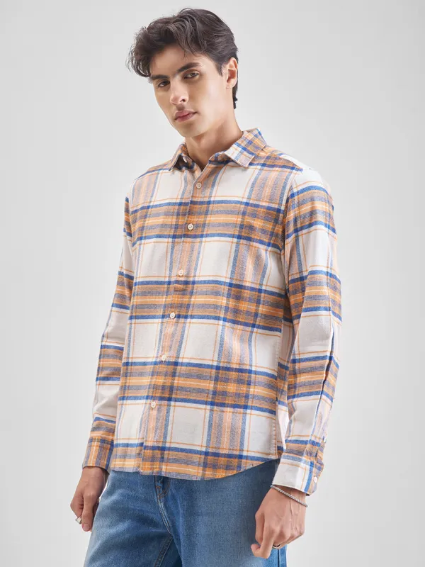 Highlander Men Cream Checked Slim Fit Casual Shirt