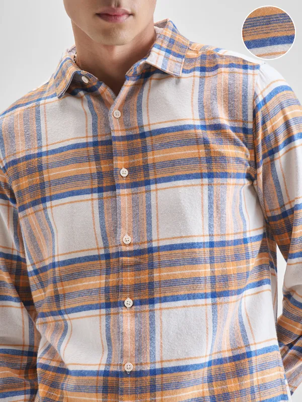 Highlander Men Cream Checked Slim Fit Casual Shirt