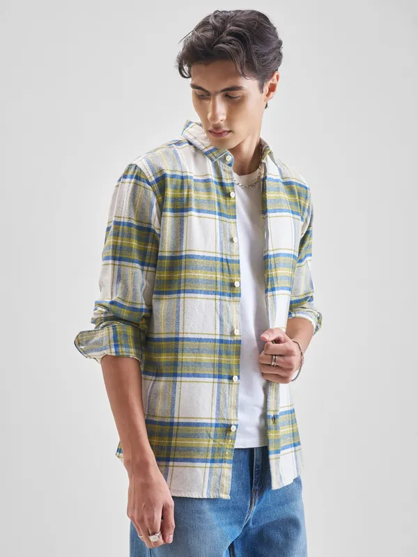 Highlander Men Cream Checked Slim Fit Casual Shirt