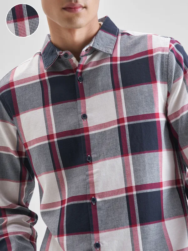 Highlander Men Cream Checked Slim Fit Casual Shirt