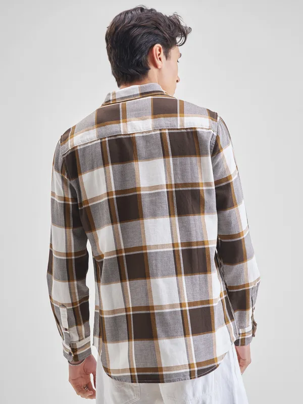 Highlander Men Cream Checked Slim Fit Casual Shirt