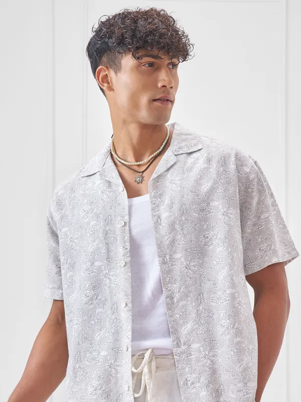 Highlander Men Grey Printed Relaxed Fit Casual Shirt