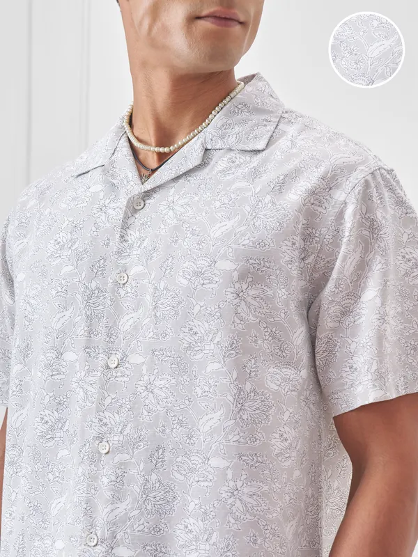 Highlander Men Grey Printed Relaxed Fit Casual Shirt