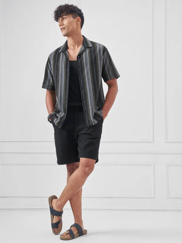 Highlander Men Black Striped Relaxed Fit Casual Shirt