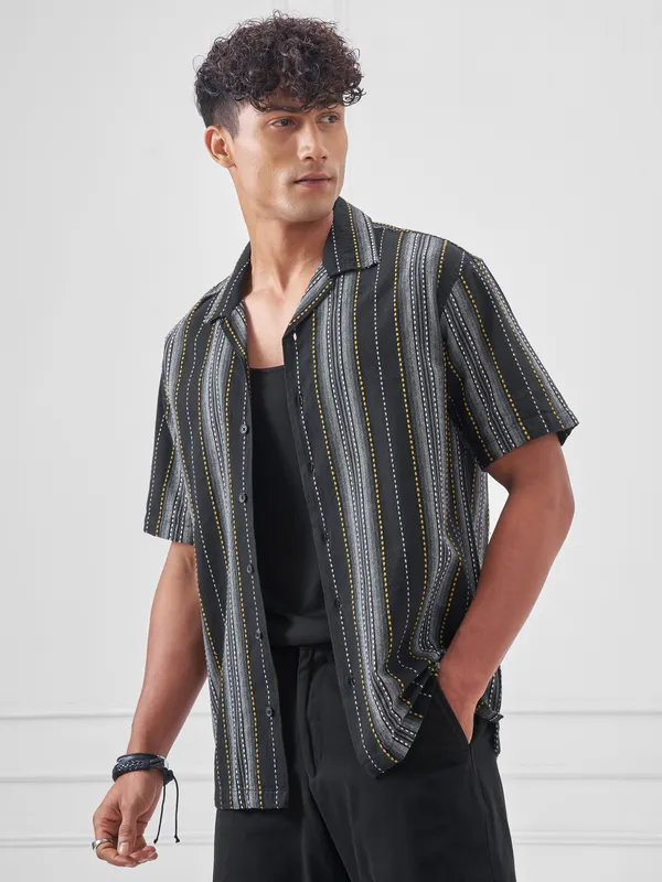 Highlander Men Black Striped Relaxed Fit Casual Shirt