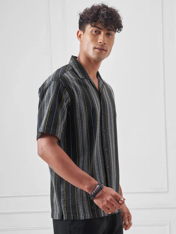 Highlander Men Black Striped Relaxed Fit Casual Shirt