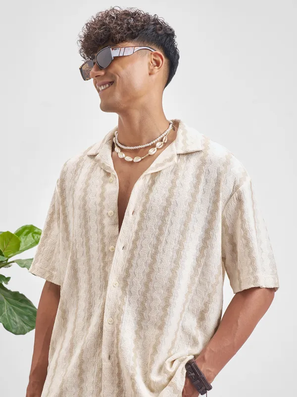 Highlander Men Cream Self Design Relaxed Fit Casual Shirt