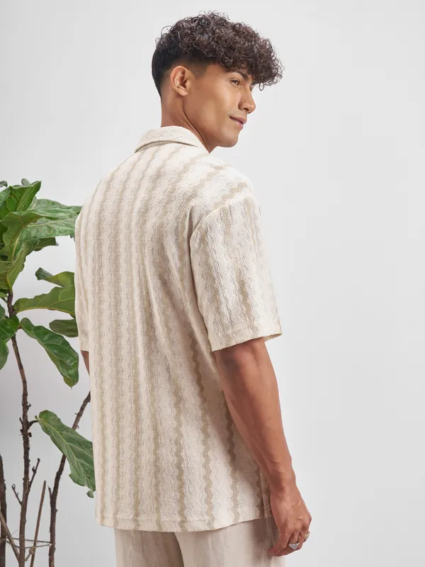 Highlander Men Cream Self Design Relaxed Fit Casual Shirt