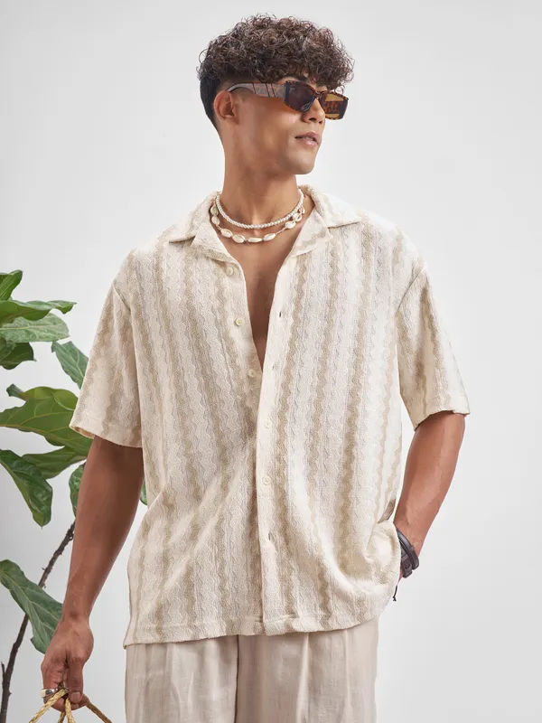 Highlander Men Cream Self Design Relaxed Fit Casual Shirt