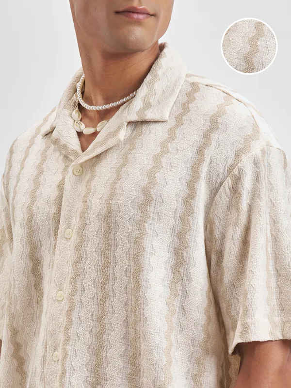 Highlander Men Cream Self Design Relaxed Fit Casual Shirt