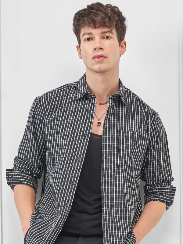 Highlander Men Black Checked Relaxed Fit Casual Shirt