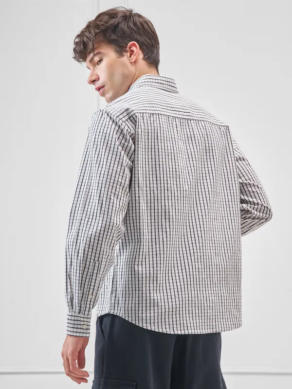 Highlander Men White Checked Relaxed Fit Casual Shirt