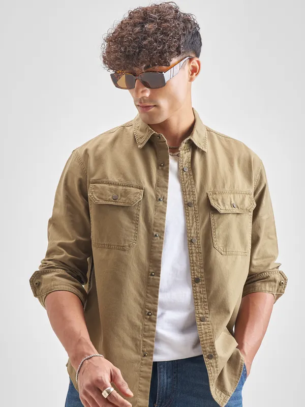 Highlander Men Brown Solid Relaxed Fit Casual Shirt