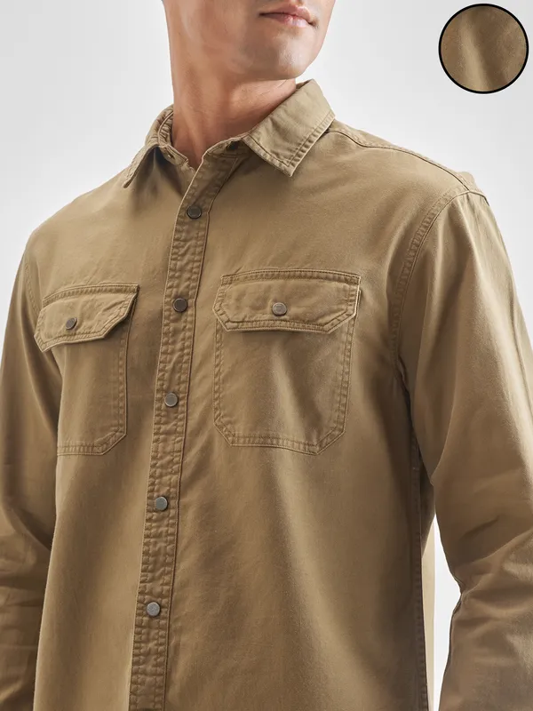 Highlander Men Brown Solid Relaxed Fit Casual Shirt