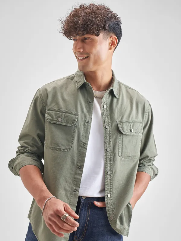 Highlander Men Olive Solid Relaxed Fit Casual Shirt