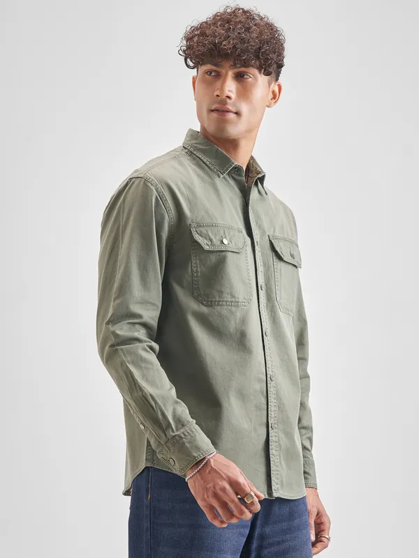 Highlander Men Olive Solid Relaxed Fit Casual Shirt