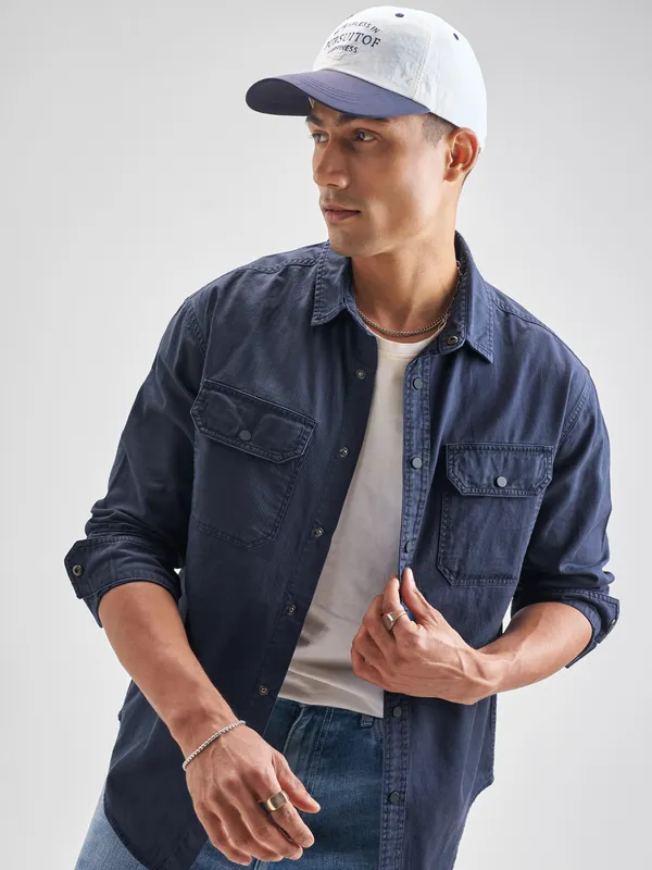 Highlander Men Navy Blue Solid Relaxed Fit Casual Shirt