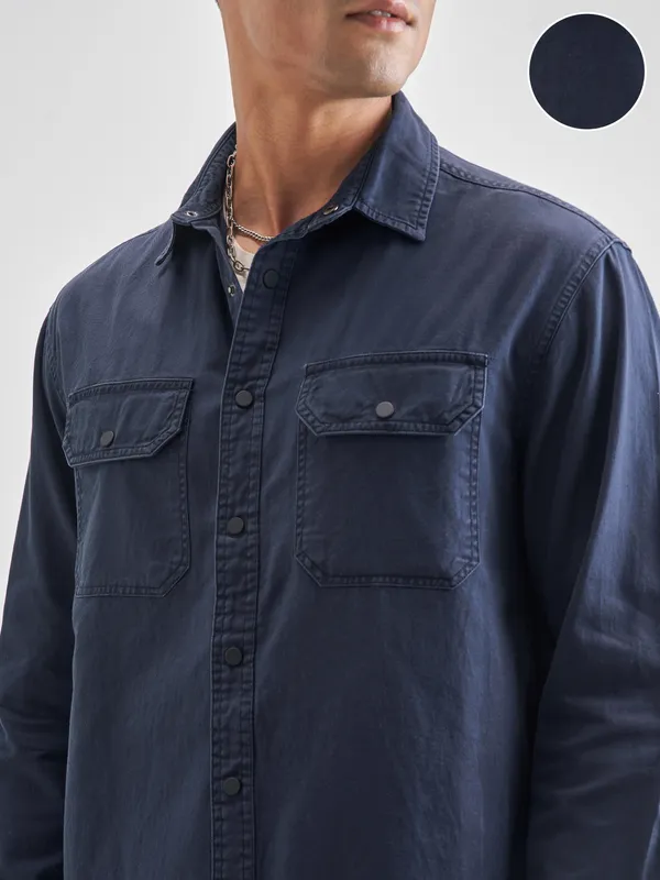 Highlander Men Navy Blue Solid Relaxed Fit Casual Shirt