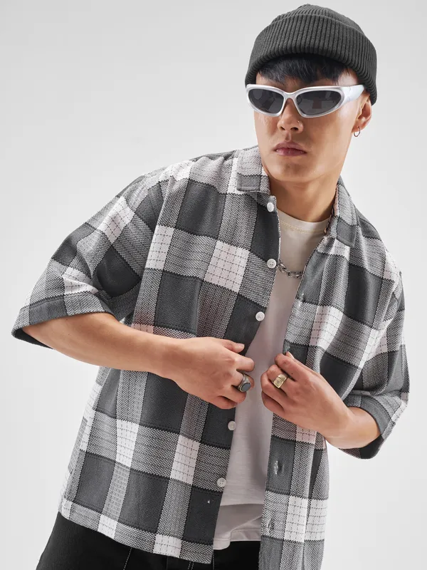 Highlander Men Grey Checked Boxy Fit Casual Shirt