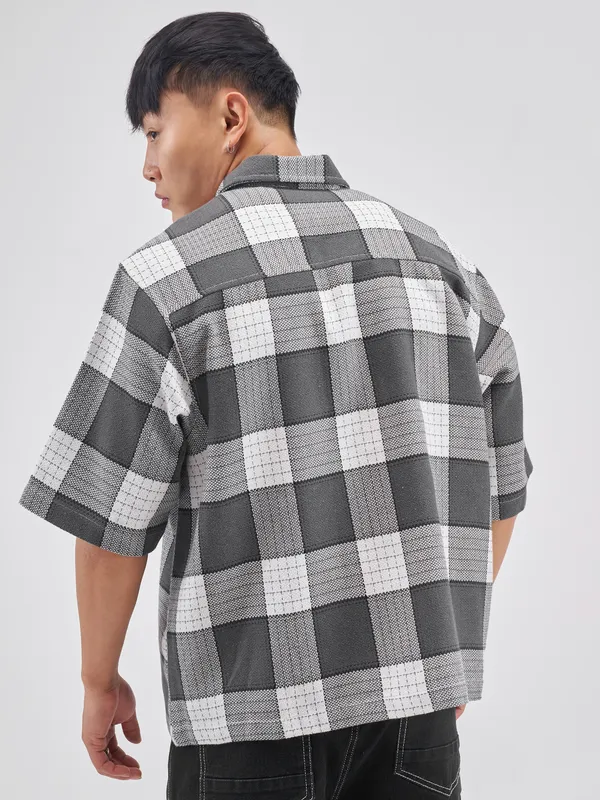 Highlander Men Grey Checked Boxy Fit Casual Shirt