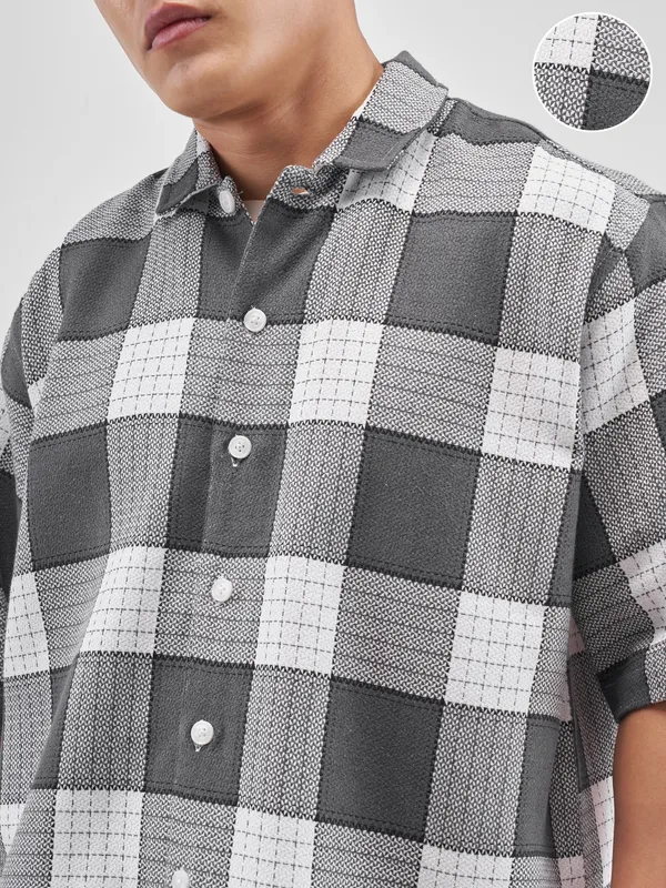 Highlander Men Grey Checked Boxy Fit Casual Shirt