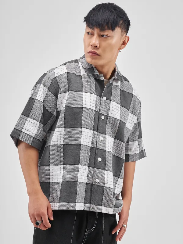Highlander Men Grey Checked Boxy Fit Casual Shirt