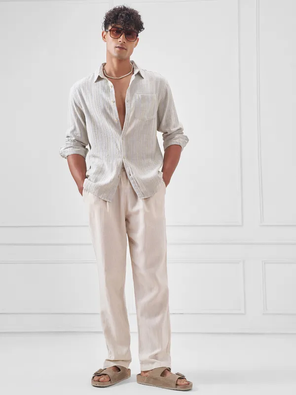 Highlander Men Grey Self Design Oversized Fit Casual Shirt