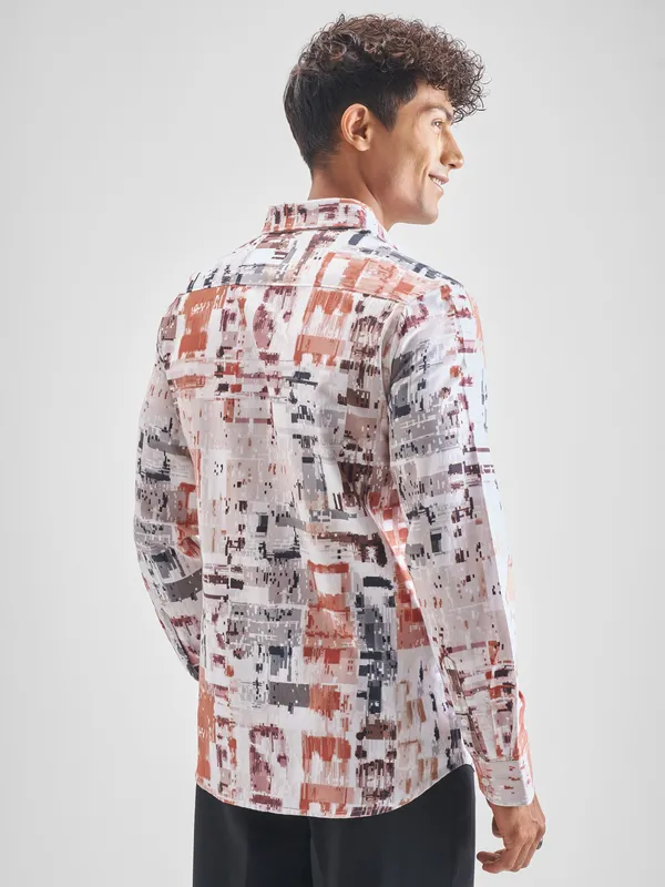 Highlander Men White Printed Relaxed Fit Casual Shirt