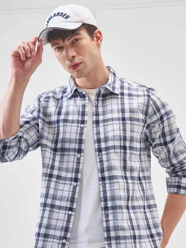 Highlander Men White Checked Relaxed Fit Casual Shirt