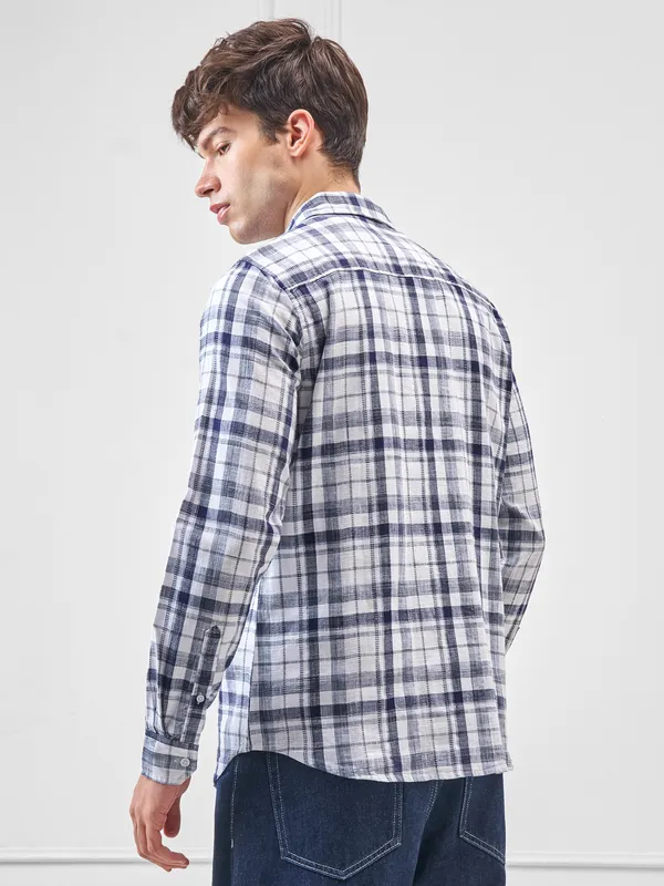 Highlander Men White Checked Relaxed Fit Casual Shirt
