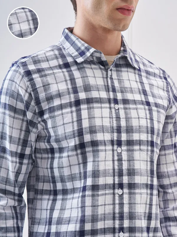 Highlander Men White Checked Relaxed Fit Casual Shirt