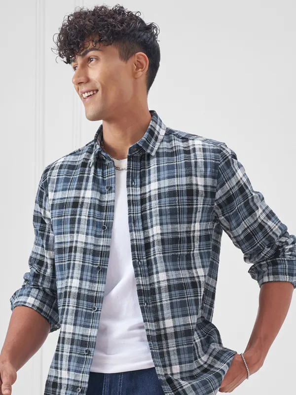 Men Slim Fit Casual Shirt