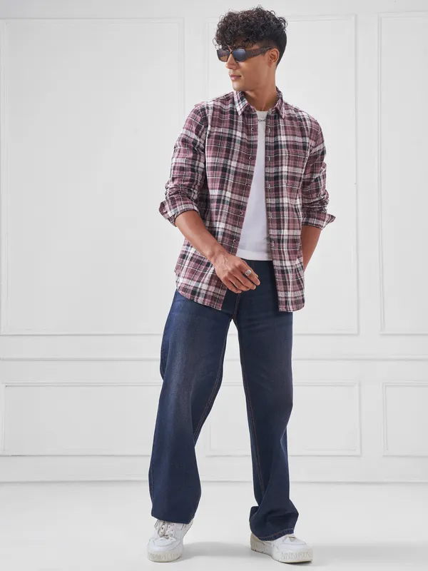 Highlander Men Pink Checked Slim Fit Casual Shirt