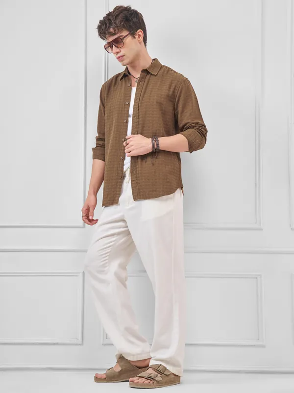 Highlander Men Brown Self Design Relaxed Fit Casual Shirt