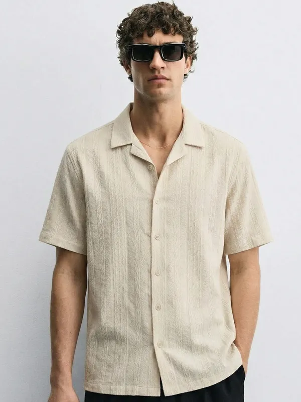 Highlander Men Cream Self Design Relaxed Fit Casual Shirt