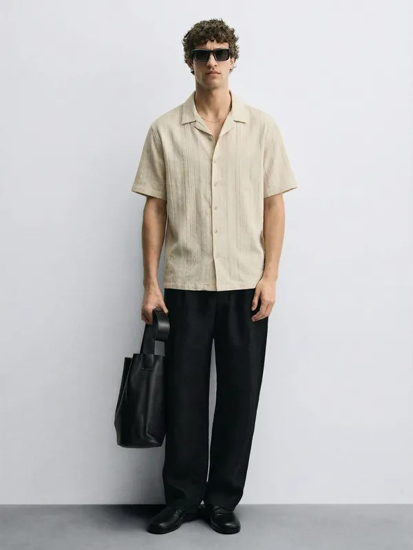 Highlander Men Cream Self Design Relaxed Fit Casual Shirt