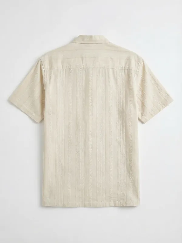 Highlander Men Cream Self Design Relaxed Fit Casual Shirt