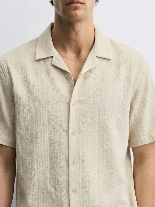 Highlander Men Cream Self Design Relaxed Fit Casual Shirt