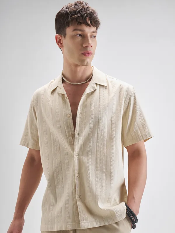 Highlander Men Cream Self Design Relaxed Fit Casual Shirt