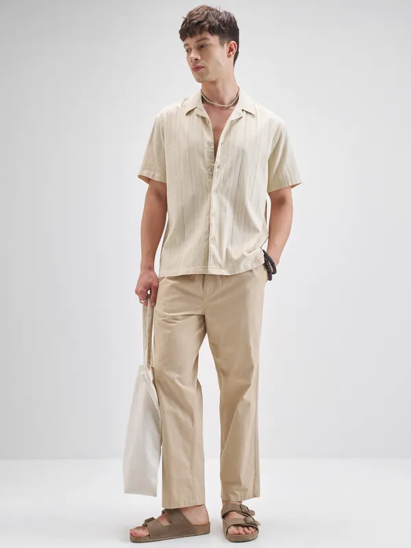 Highlander Men Cream Self Design Relaxed Fit Casual Shirt