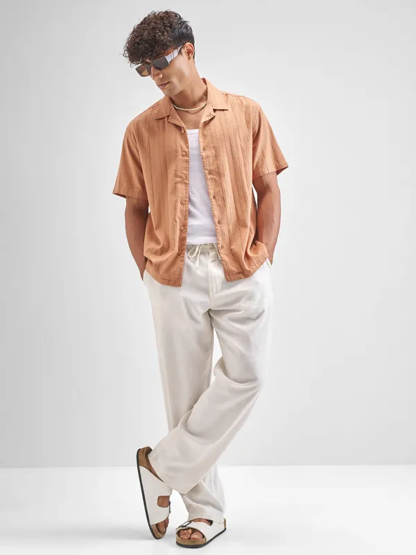 Highlander Men Peach Self Design Relaxed Fit Casual Shirt