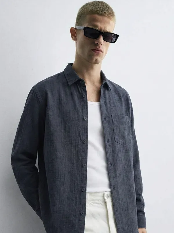 Highlander Men Navy Blue Self Design Relaxed Fit Casual Shirt