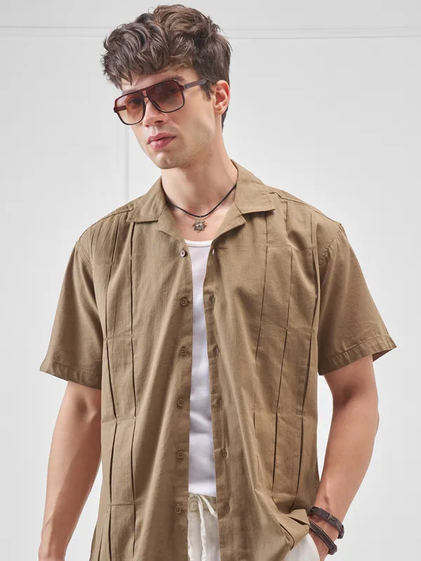 Highlander Men Khaki Solid Relaxed Fit Casual Shirt