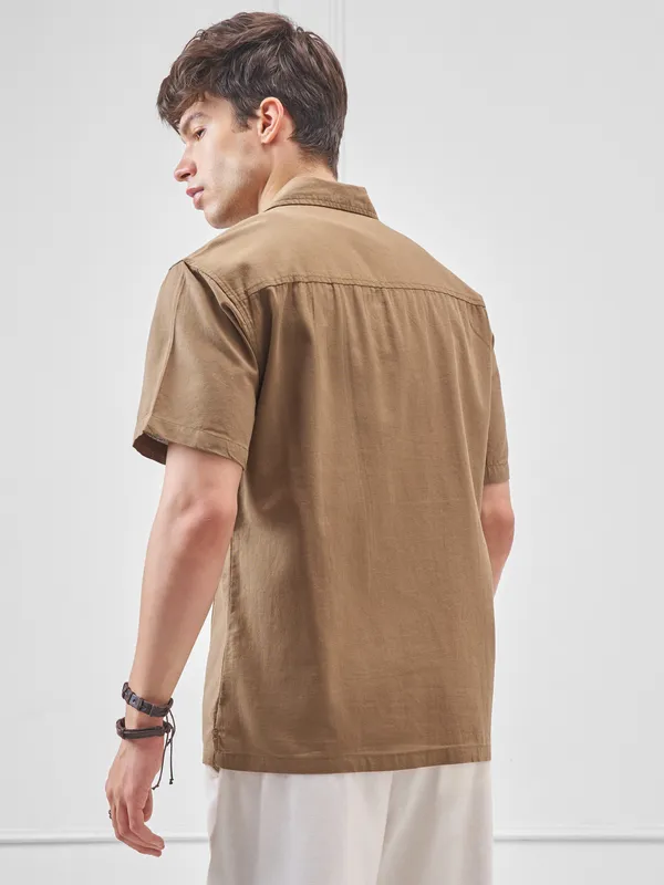 Highlander Men Khaki Solid Relaxed Fit Casual Shirt