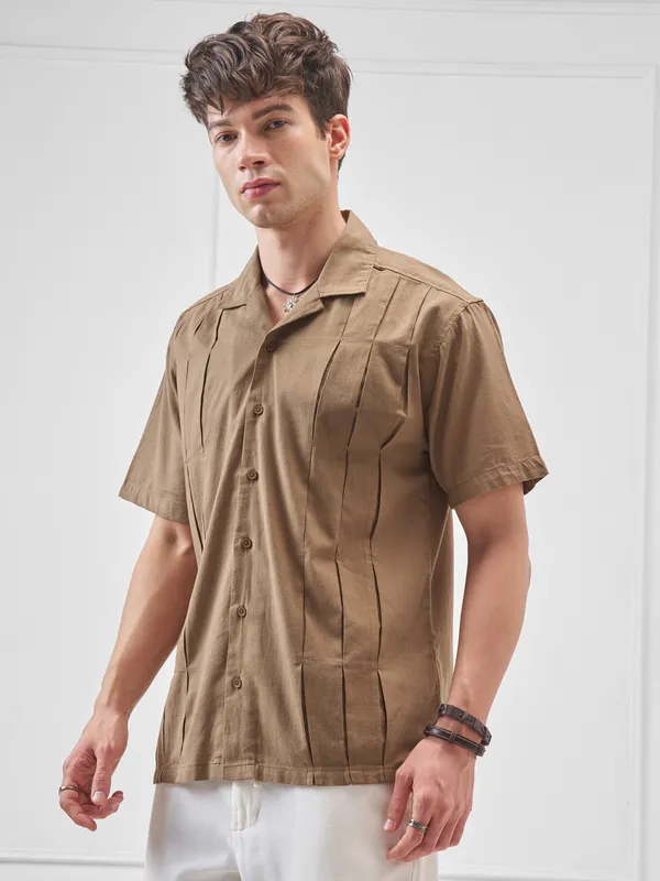 Highlander Men Khaki Solid Relaxed Fit Casual Shirt
