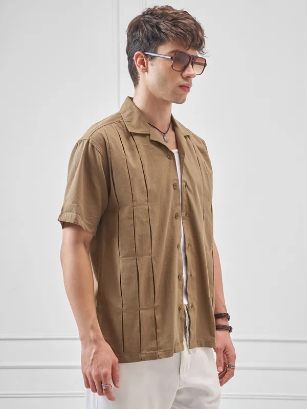 Highlander Men Khaki Solid Relaxed Fit Casual Shirt