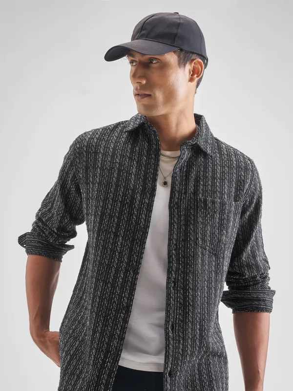 Highlander Men Black Striped Slim Fit Casual Shirt